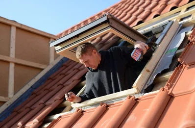 Pose de fenêtres de toit Velux à Triac-Lautrait